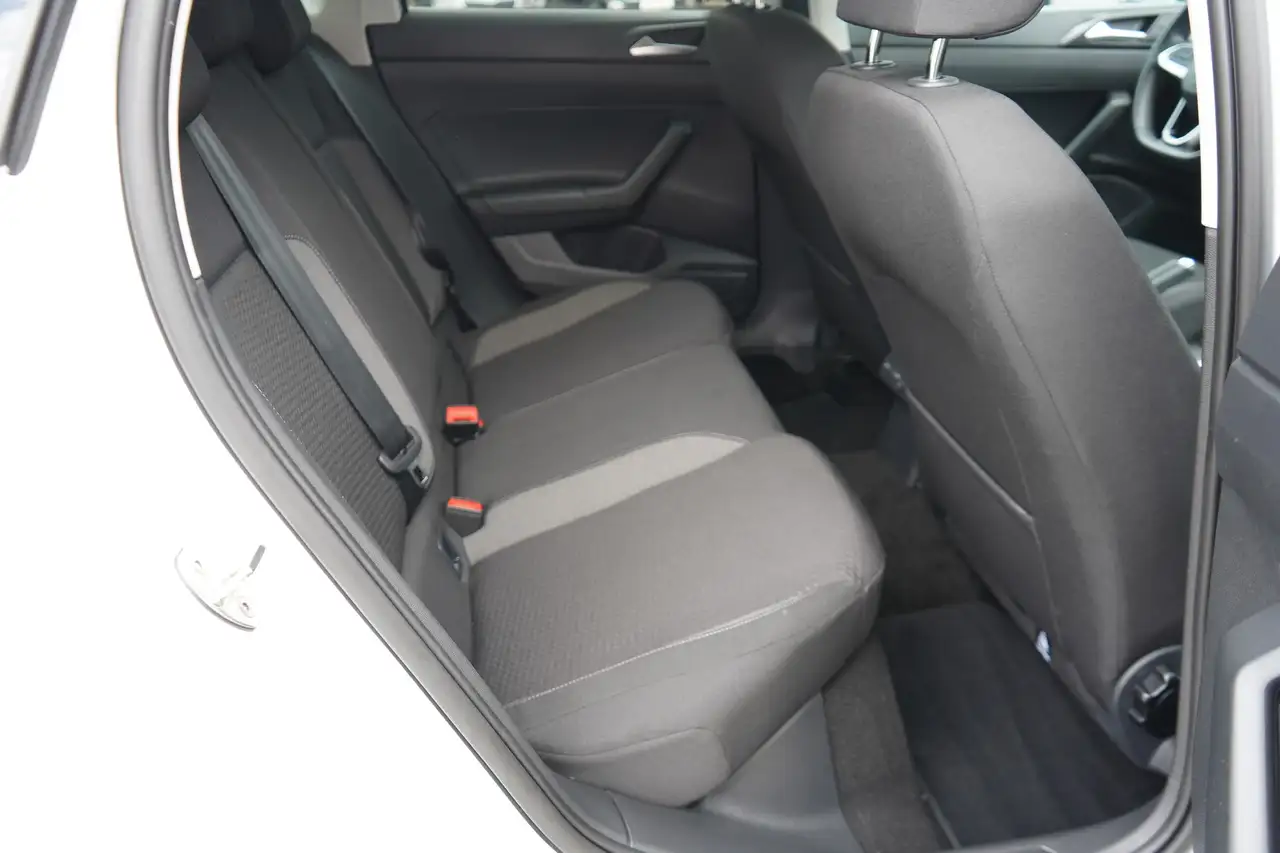Volkswagen Polo 1.0 DSG Life LED DAB PDC Virtual Cockpit — Vehicle gallery 28