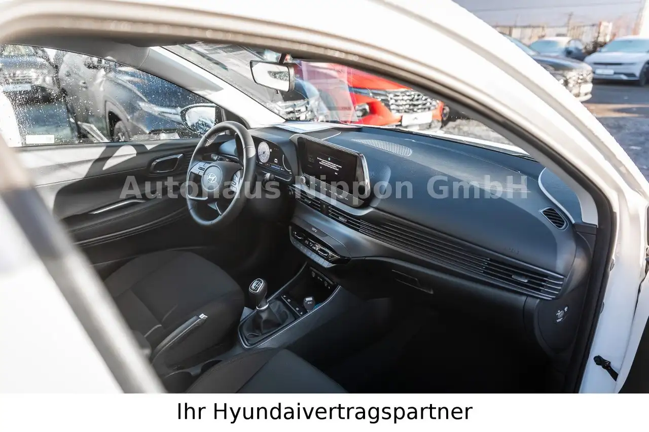Hyundai i20 Trend LICHTPAKET/KOMFORTPAKET/BOSE — Vehicle gallery 12