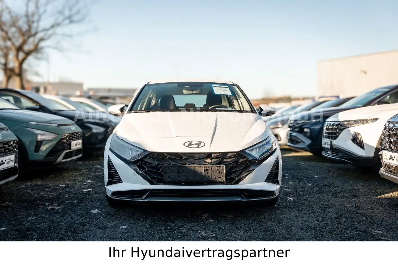 Hyundai i20 Trend LICHTPAKET/KOMFORTPAKET/BOSE — Vehicle gallery 2