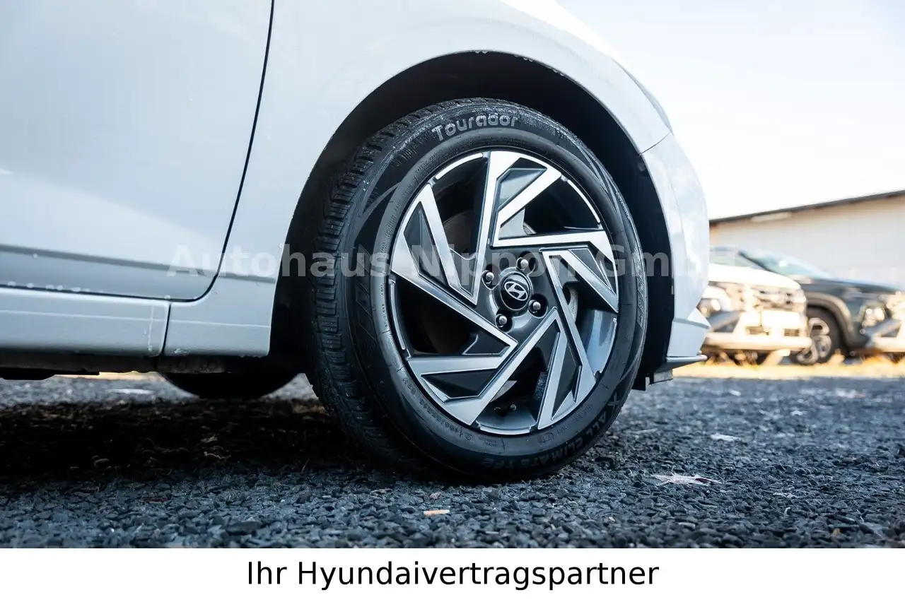 Hyundai i20 Trend LICHTPAKET/KOMFORTPAKET/BOSE — Vehicle gallery 13