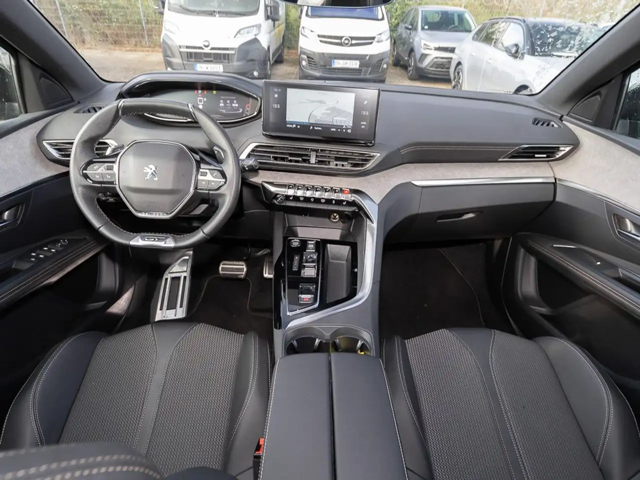 Peugeot 3008 1.2 PureTech 130 GT +RFK+SHZ+PANO+elHKKL+ — Vehicle gallery 10
