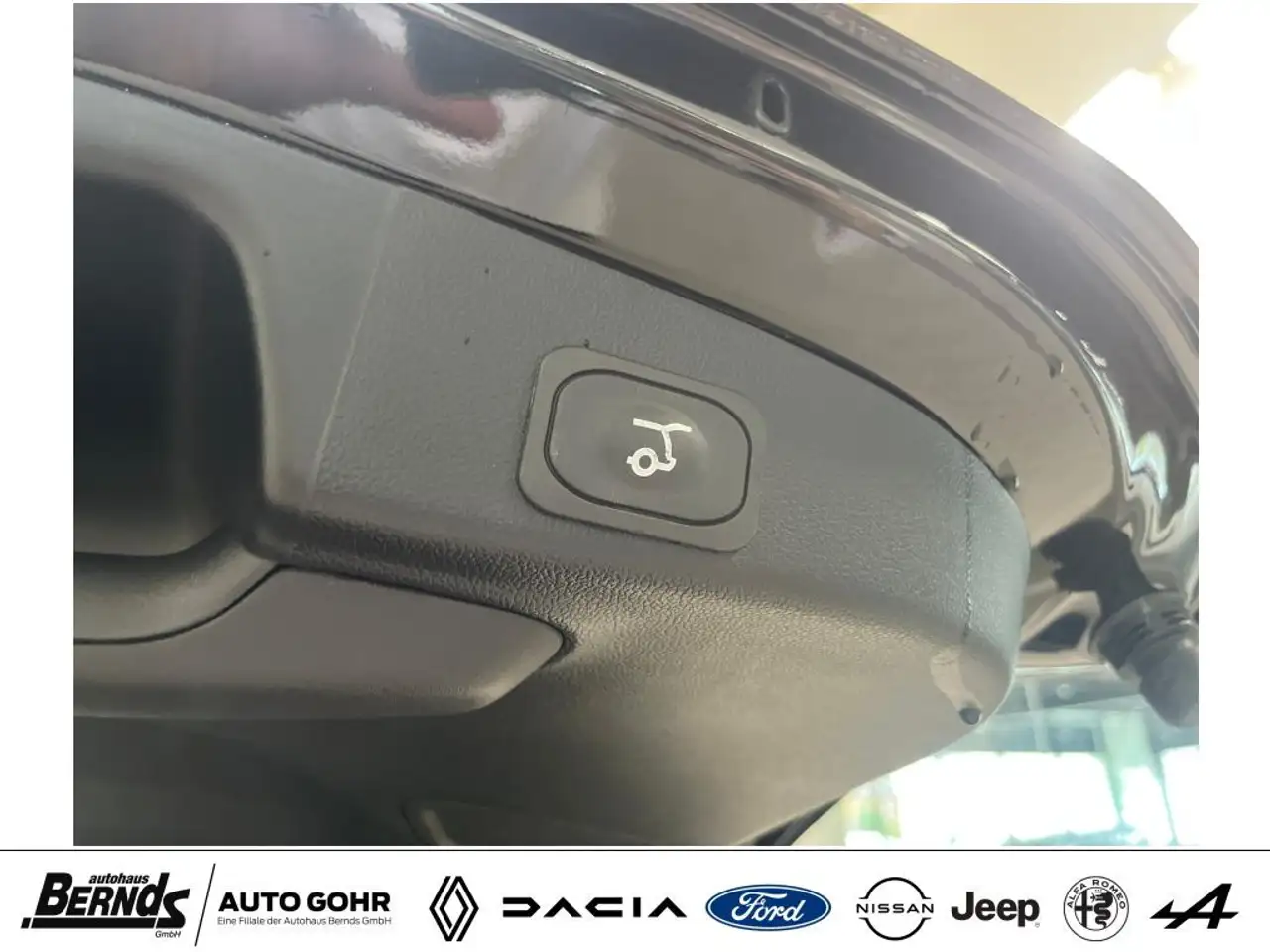 Ford Focus T 1.0 EcoB. Hybr. Aut. TITANIUM Matrix LED SYNC 4 — معرض صور السيارة 8