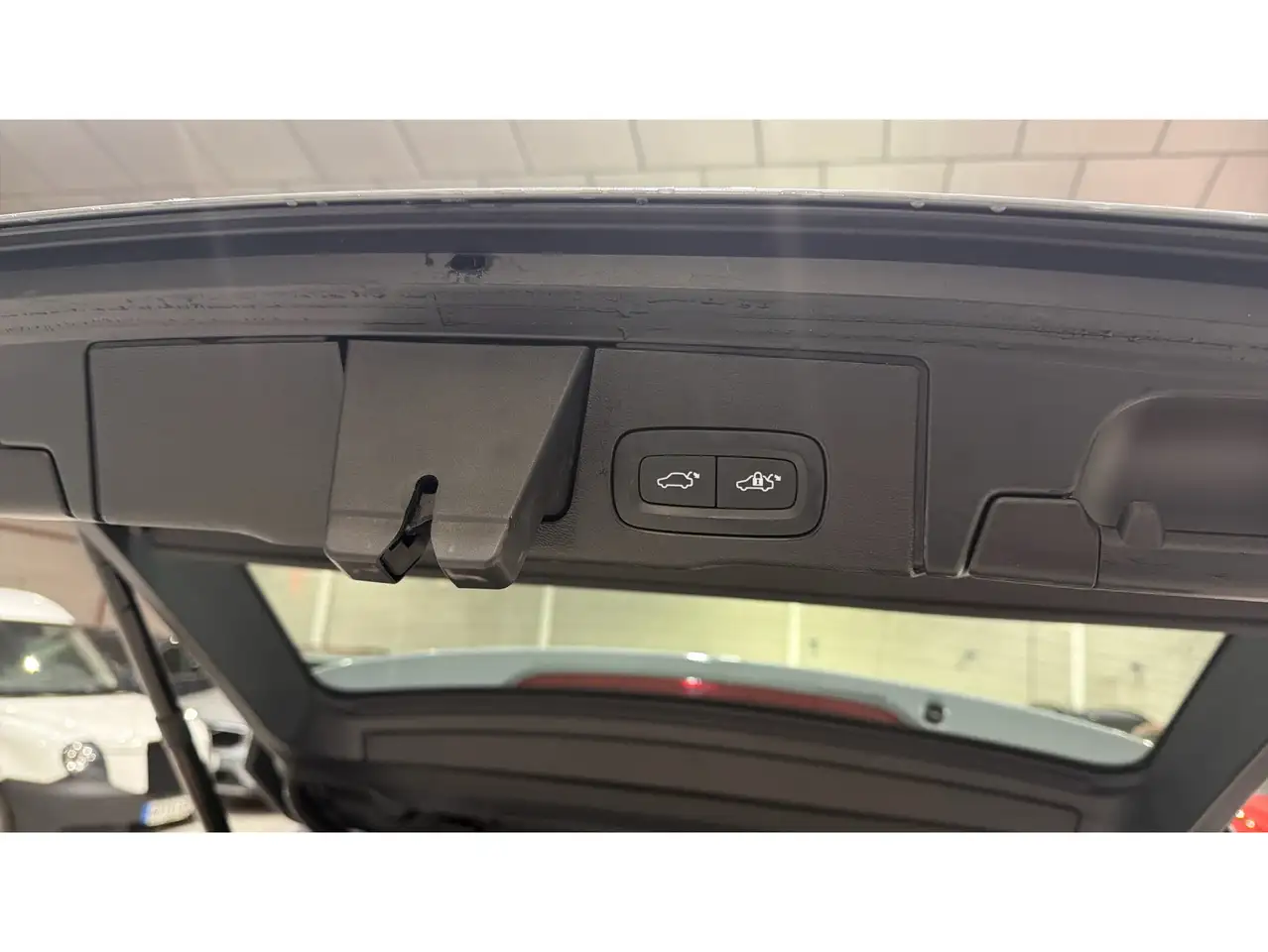 Volvo XC60 T6 Recharge Plus Bright — Galería del vehículo 32