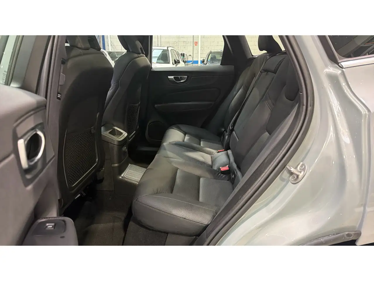 Volvo XC60 T6 Recharge Plus Bright — Galería del vehículo 6