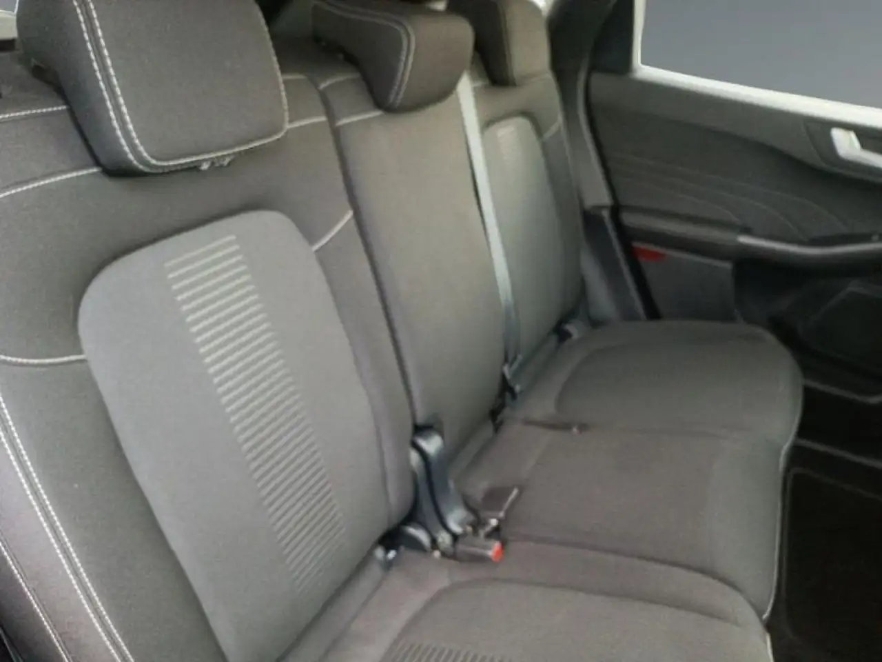 Ford Kuga ACTIVE 2.5 DURATEC PHEV — Galerie du véhicule 18