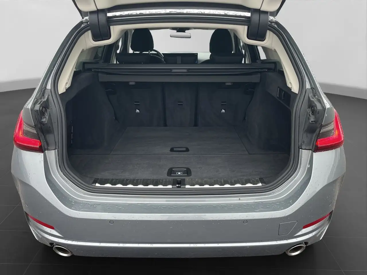 BMW 318 i Touring KAMERA LM17 — Galería del vehículo 17