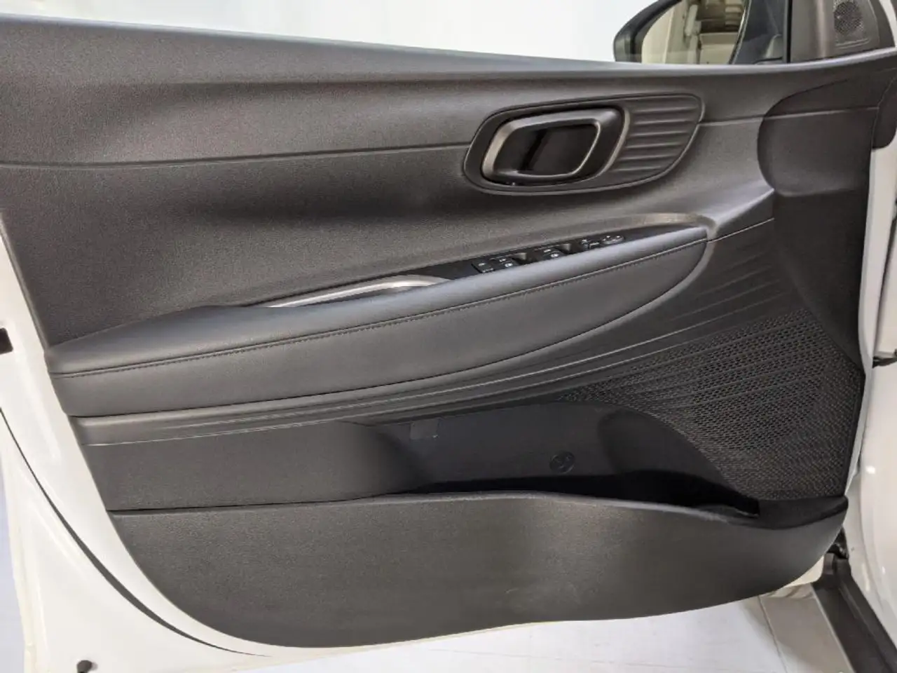 Hyundai BAYON MAXX 1.2 MPI 84CV SEMINUEVO — معرض صور السيارة 20