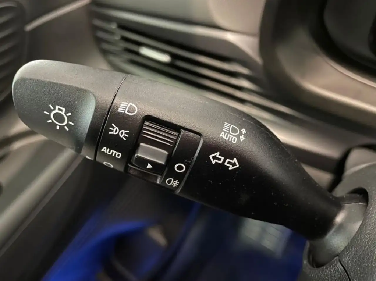 Hyundai BAYON MAXX 1.2 MPI 84CV SEMINUEVO — معرض صور السيارة 30