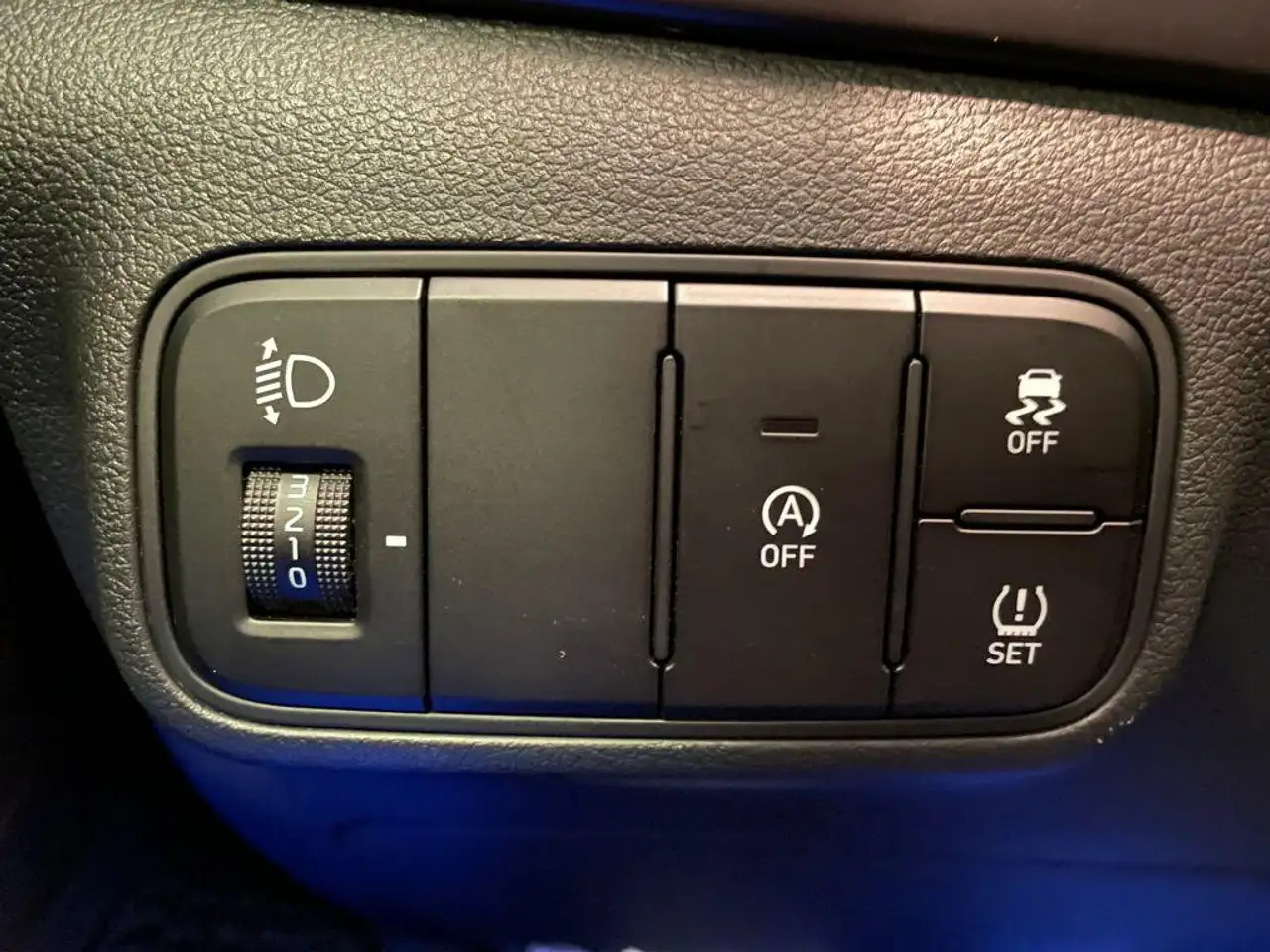 Hyundai BAYON MAXX 1.2 MPI 84CV SEMINUEVO — معرض صور السيارة 26