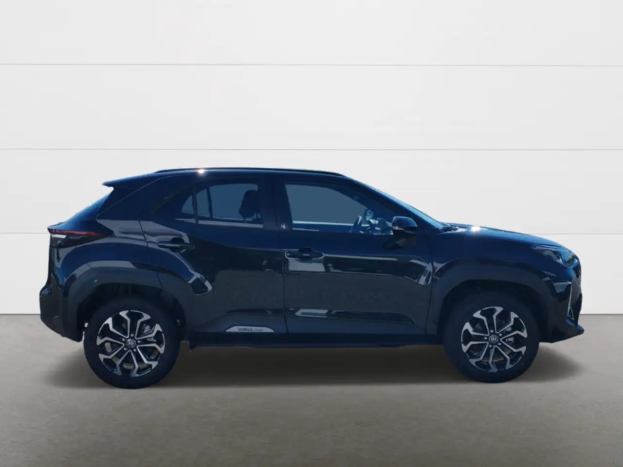Toyota Yaris Cross 1,5 l 4x2 Team D Navi LED Apple CarPlay Android Au — Galería del vehículo 9