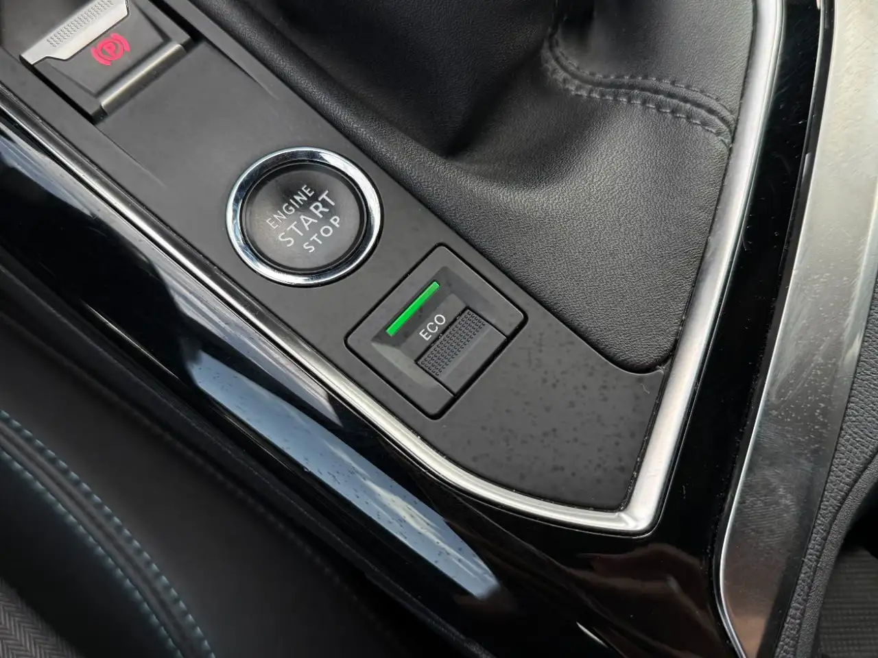 Peugeot 3008 1.2 PureTech 130 Allure Pack Tempomat*DAB — Galerie du véhicule 30