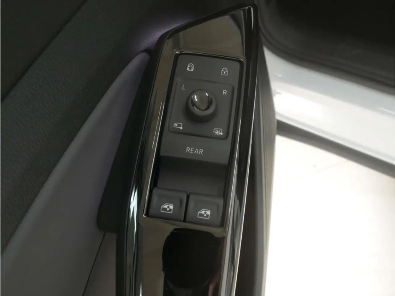 Volkswagen ID.4 Pro 77 kWh W-Pumpe/Matrix/20''/Keyless/RFK — Galerie du véhicule 22