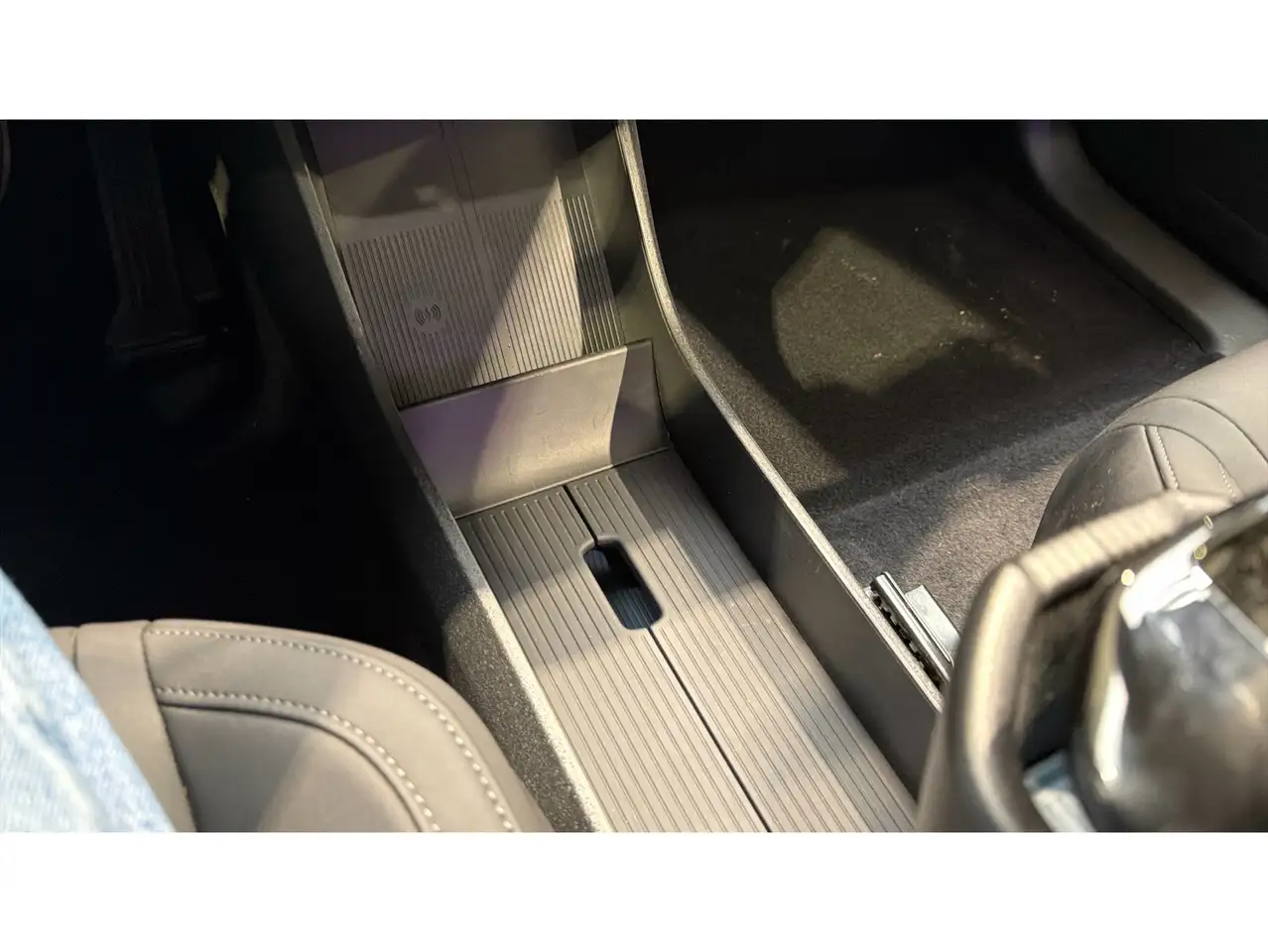 Volvo EX30 Single Motor Extended Range Ultra Auto — Galería del vehículo 23