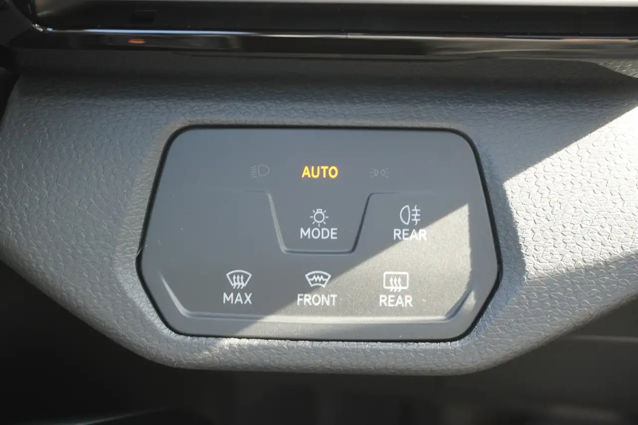 Volkswagen ID.4 Pure Performance CCS LED Navi ACC Alcantara — Vehicle gallery 24