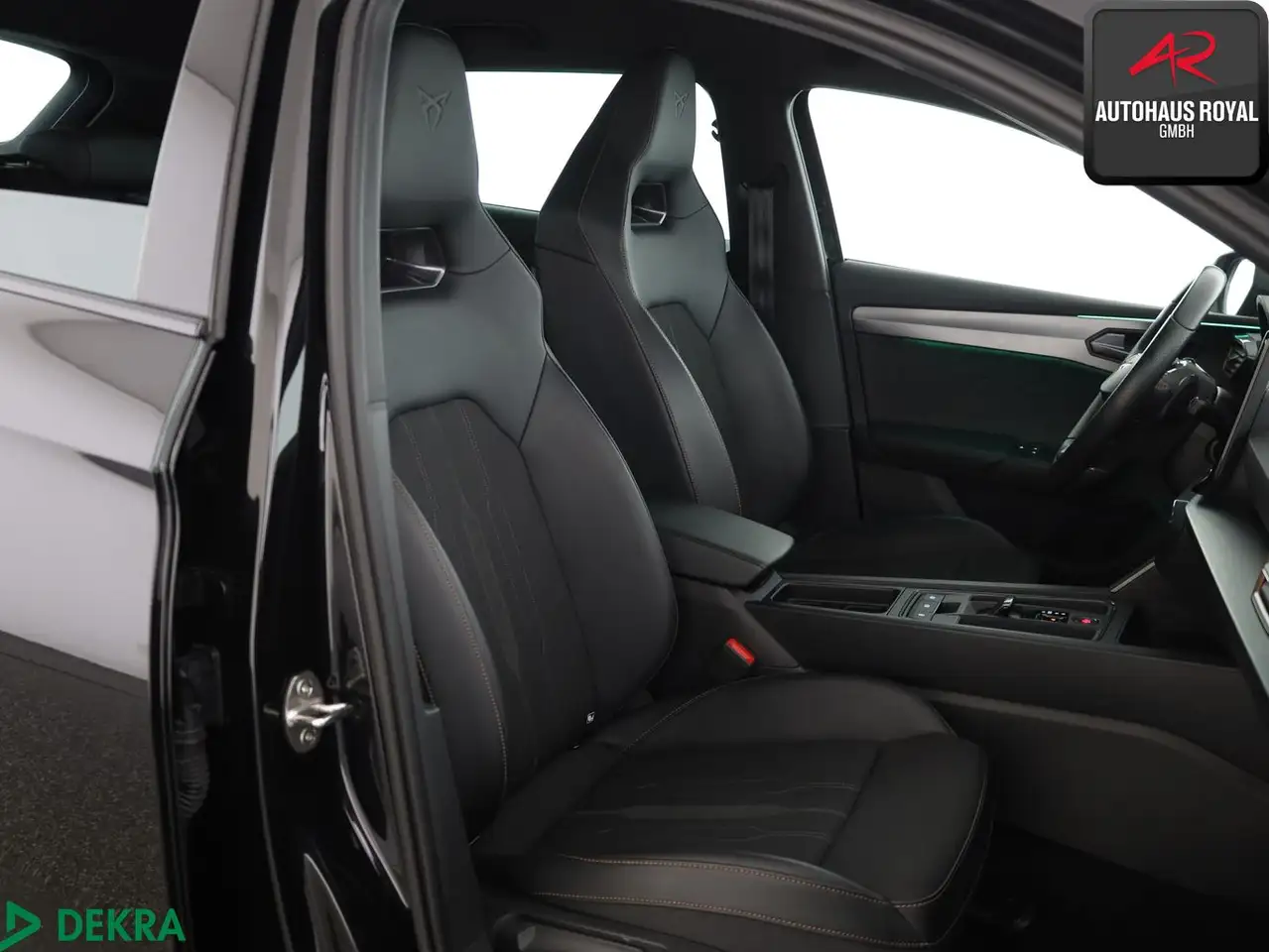CUPRA Leon ST 2.0 TSI VZ KESSY,AHK,AMBIENTE,CARPLAY — معرض صور السيارة 12