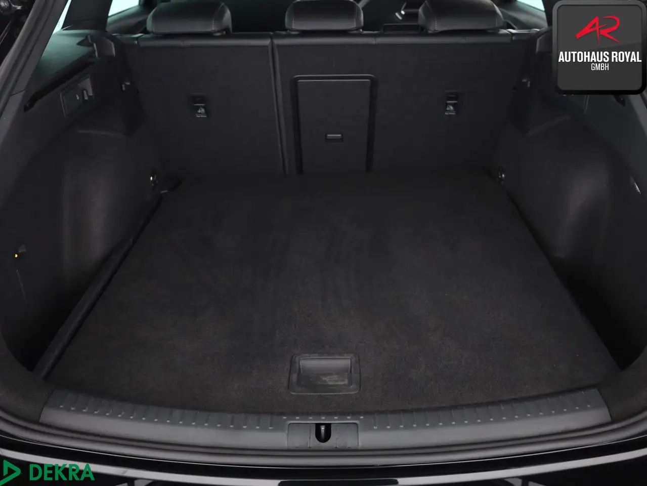 CUPRA Leon ST 2.0 TSI VZ KESSY,AHK,AMBIENTE,CARPLAY — معرض صور السيارة 20