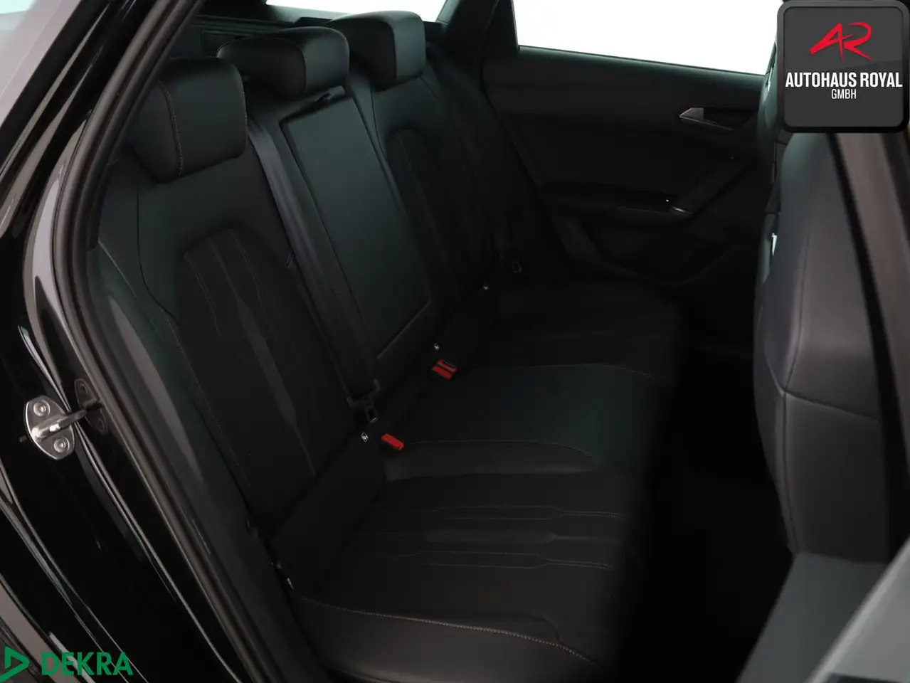 CUPRA Leon ST 2.0 TSI VZ KESSY,AHK,AMBIENTE,CARPLAY — معرض صور السيارة 13