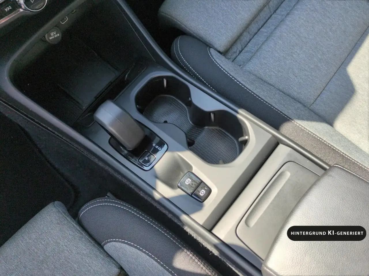 Volvo XC40 B3 (Benzin) Core 2WD Automatik Bluetooth Navi — Vehicle gallery 12