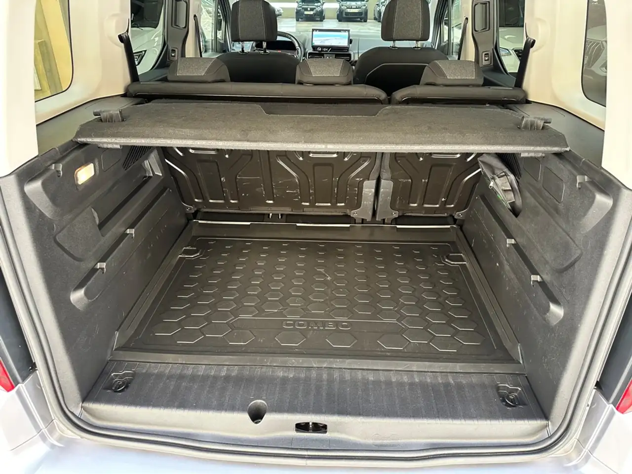Opel Combo Combi 1.5TD S/S GS 100 — معرض صور السيارة 19