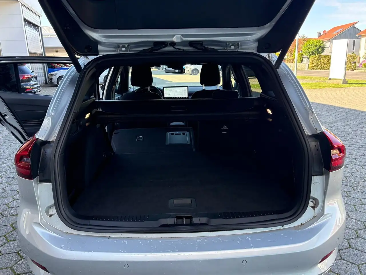 Ford Focus Turnier ST-Line X 1.0 ABSTANDST. AHK LHZ — Galerie du véhicule 21