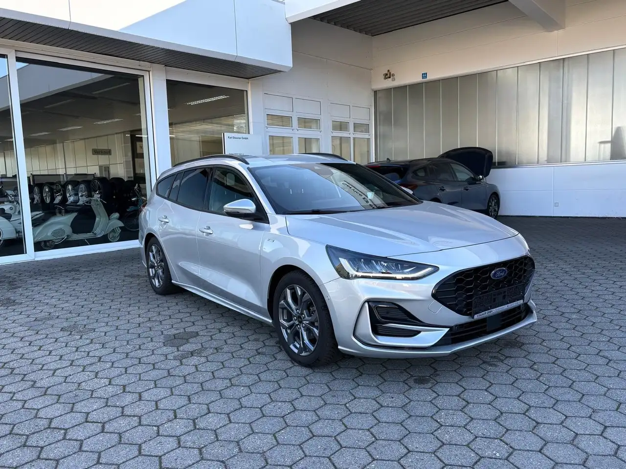 Ford Focus Turnier ST-Line X 1.0 ABSTANDST. AHK LHZ — Galerie du véhicule 9