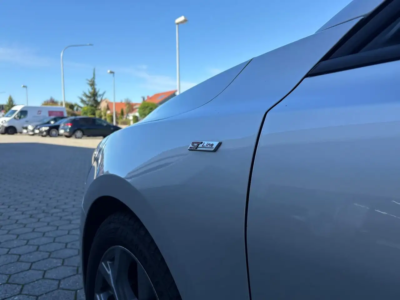 Ford Focus Turnier ST-Line X 1.0 ABSTANDST. AHK LHZ — Galerie du véhicule 13