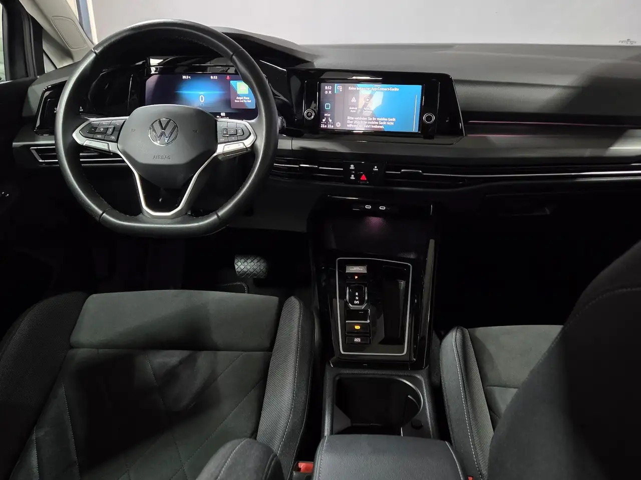 Volkswagen Golf 8 1.5 eTSI DSG*LED*VIRTUAL*ACC*PDC*SITZHZG — Vehicle gallery 14