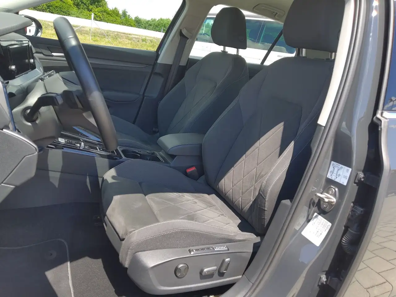 Volkswagen Golf Style 2.0 TSI ACC Sitzh. VC PDC ACC AUT LED — Galerie du véhicule 12
