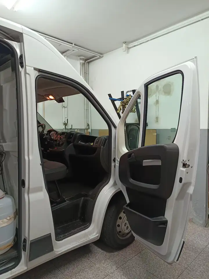 Citroen Jumper Fg. 2.2BlueHDi 35 L3H2 S&S Heavy 140 — Galería del vehículo 10