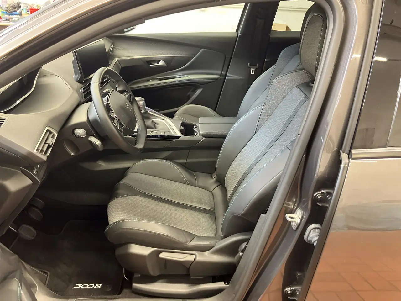 Peugeot 3008 1.2 PureTech 130 Allure Pack ACC*Klima*Navi — Galería del vehículo 7