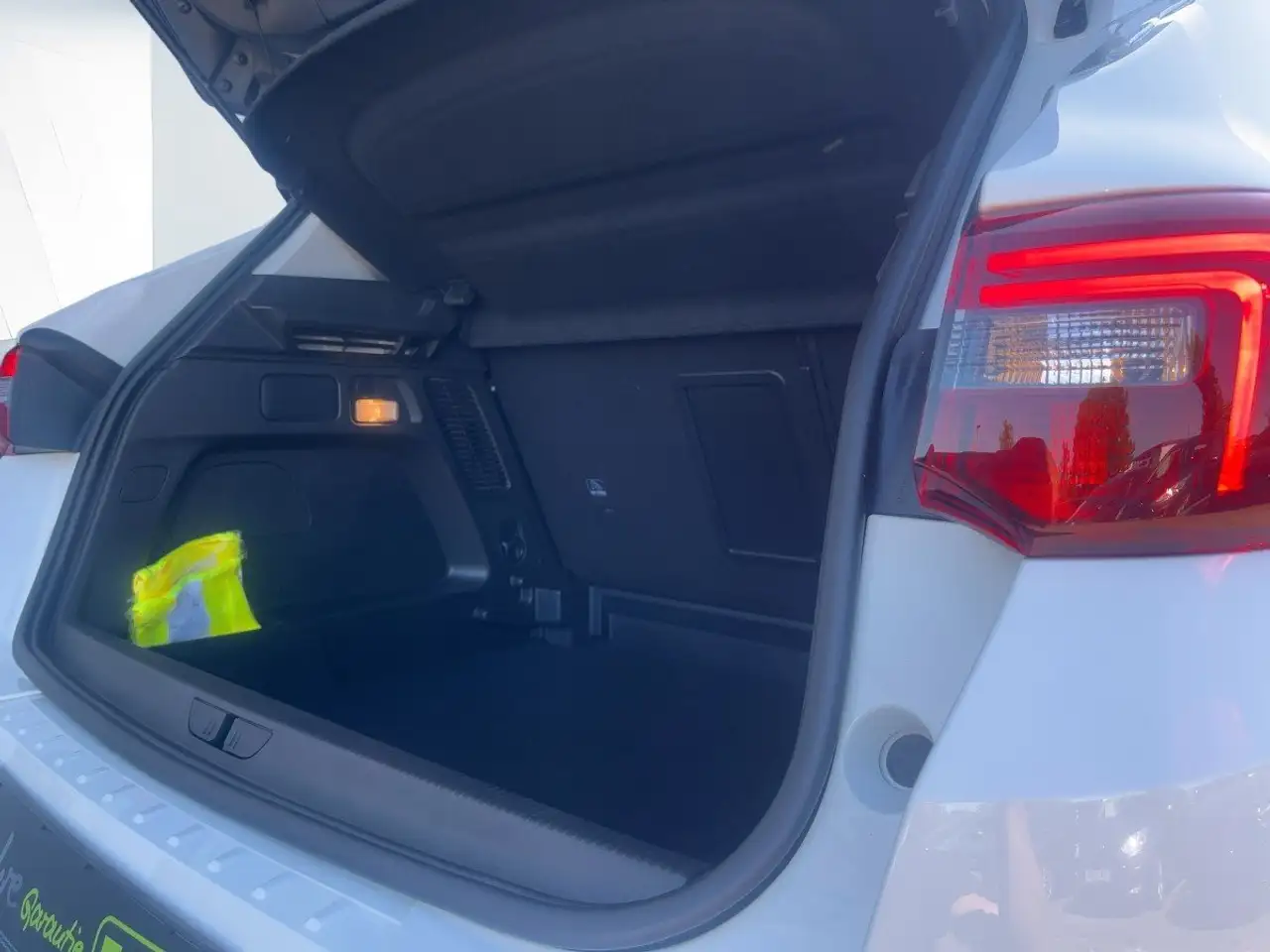 Opel Grandland 1.2 Enjoy StylePaket/LED/SHZ/LHZ/Kamera — Vehicle gallery 9