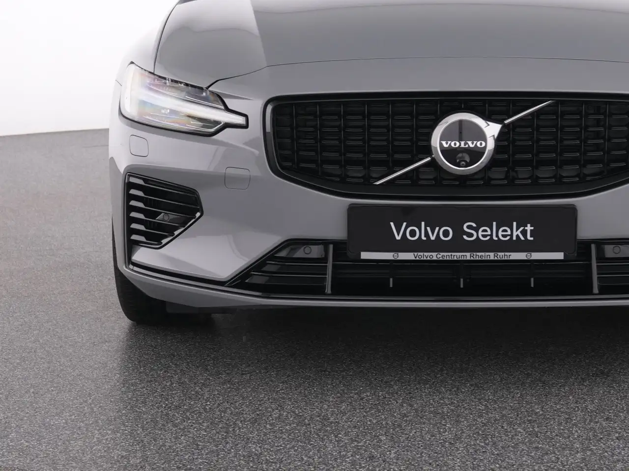 Volvo V60 T8 Recharge Plus Dark+HKSOUND+WINTERPAK+ — معرض صور السيارة 18