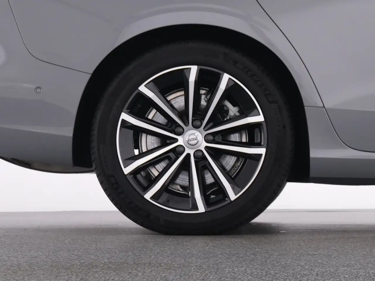 Volvo V60 T8 Recharge Plus Dark+HKSOUND+WINTERPAK+ — معرض صور السيارة 24