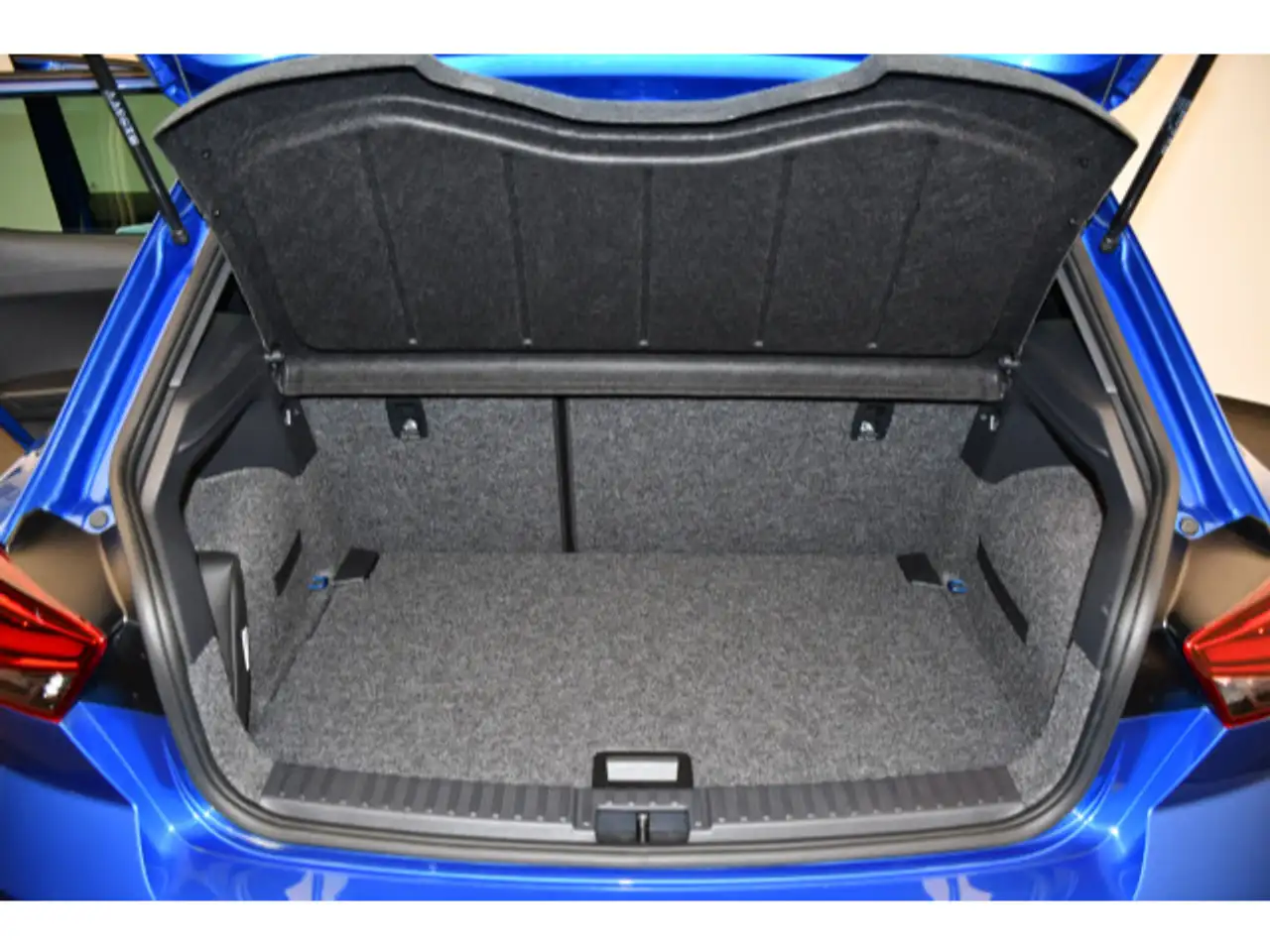 SEAT Ibiza 1.0 TSI FR LED/Navi/Rückfahrkam — Galería del vehículo 10