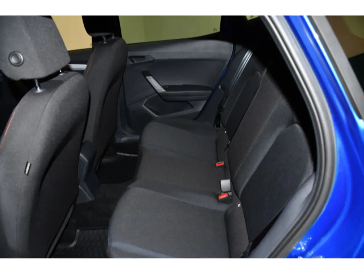 SEAT Ibiza 1.0 TSI FR LED/Navi/Rückfahrkam — Galería del vehículo 9