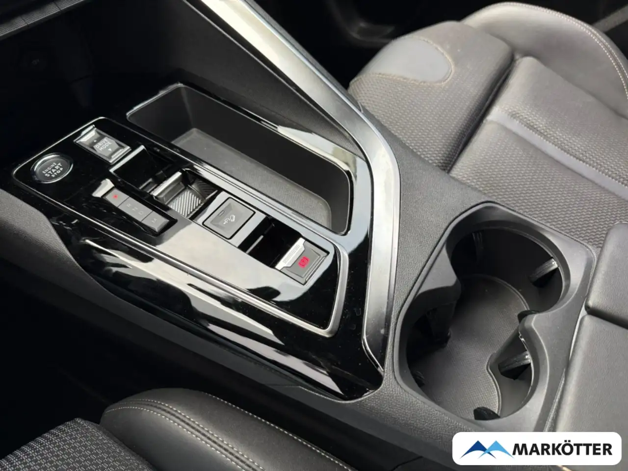 Peugeot 3008 GT ACC/BLIS/CAM/DAB/LED/NAVI/PDC/SHZ — معرض صور السيارة 21