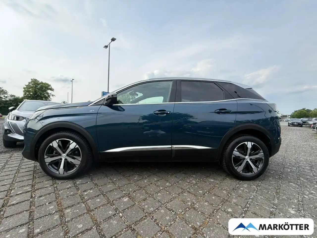 Peugeot 3008 GT ACC/BLIS/CAM/DAB/LED/NAVI/PDC/SHZ — معرض صور السيارة 3