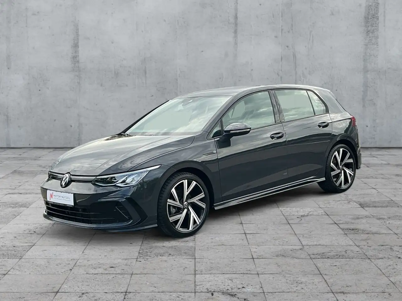 Volkswagen Golf VIII 1.5eTSI DSG R-LINE LED+NAV+ACC+SHZ+RFK — Vehicle gallery 2