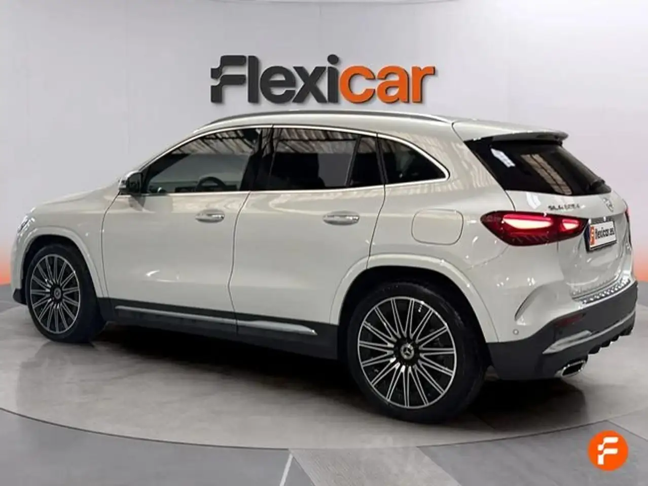 Mercedes-Benz GLA 220 220d 4Matic 8G-DCT — Vehicle gallery 5