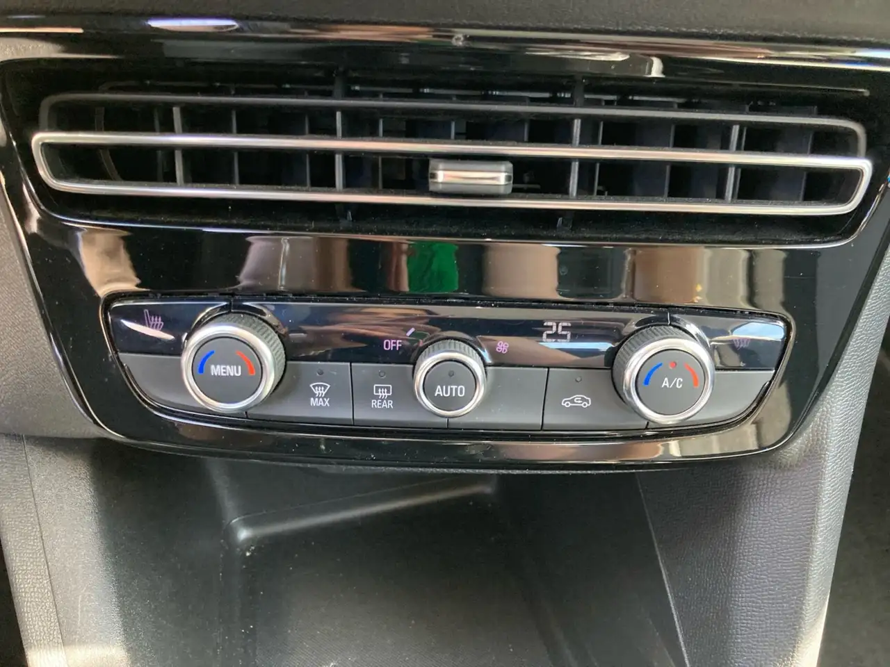 Opel Mokka 1.2 Turbo Elegance LED+SHZ+Winterp.+Kam. — Vehicle gallery 25