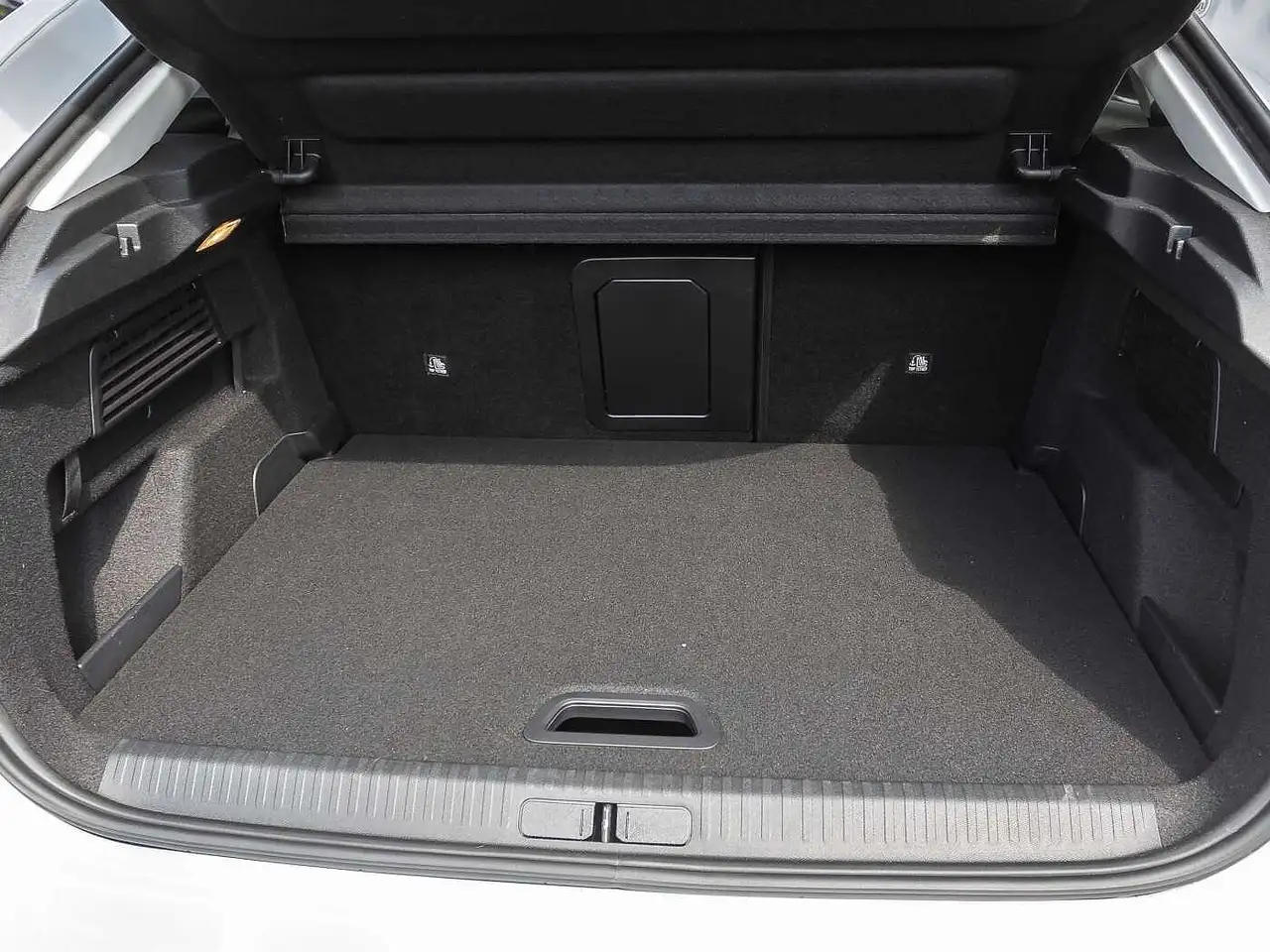 Citroen C4 PureTech 130 EAT8 MAX Techno-Paket — Galerie du véhicule 15