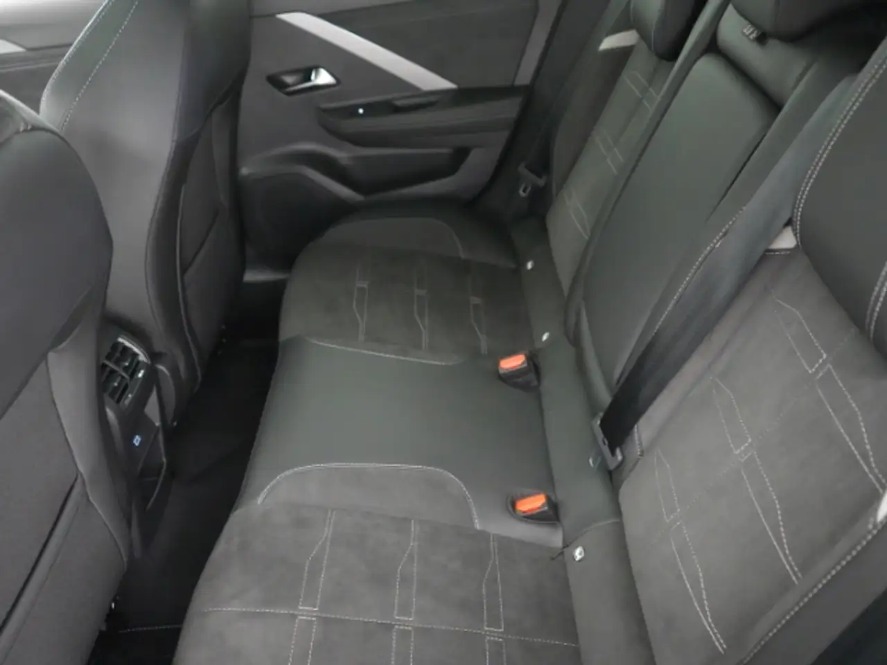Opel Astra L ST ULTIMATE AT+NAVI+360 GRAD KAMERA+SCHIEBEDACH+ — معرض صور السيارة 12