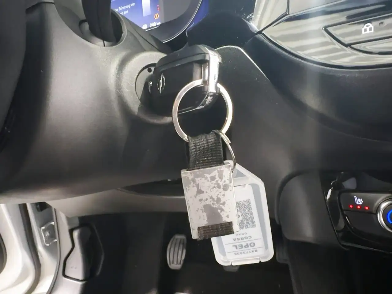 Opel Corsa F Lenk-/Sitzheizung+16'' Alu+Parkpilot v+h — Galería del vehículo 15