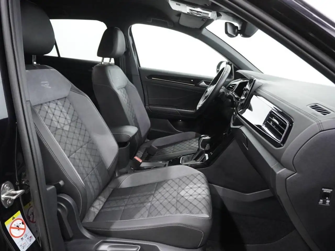 Volkswagen T-Roc 1.5 TSI R-Line kW DSG7 110KW — Vehicle gallery 5