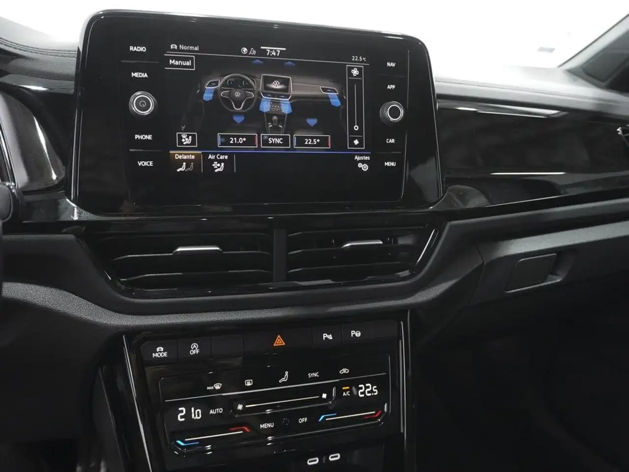 Volkswagen T-Roc 1.5 TSI R-Line kW DSG7 110KW — Vehicle gallery 19