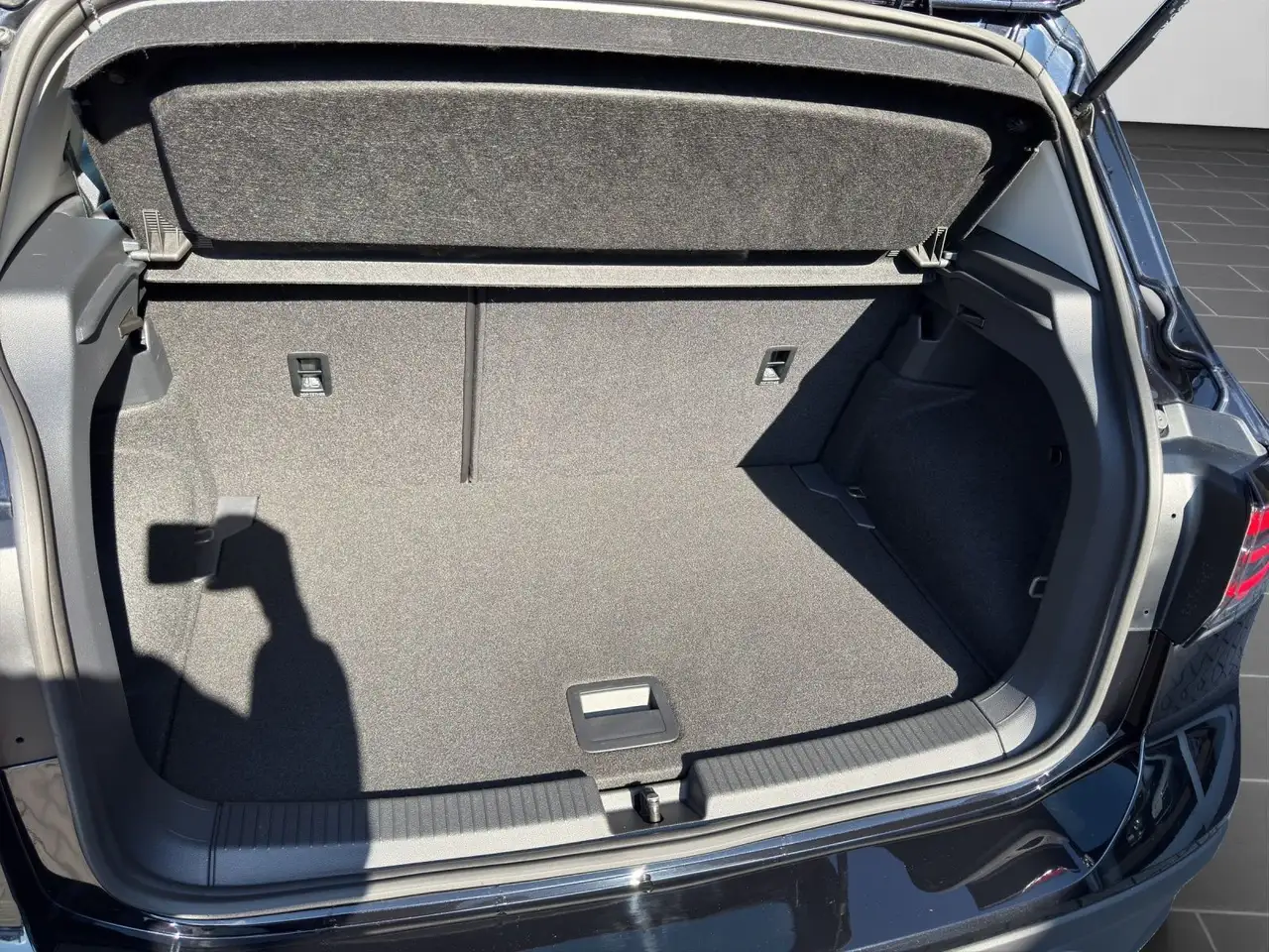 Volkswagen T-Cross Life 1.0 TSI *5J. Gar.* NAVI AHK ACC SHZ — معرض صور السيارة 16