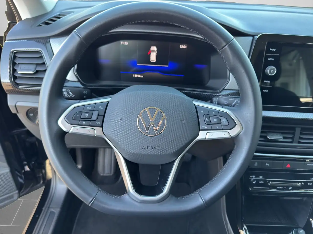 Volkswagen T-Cross Life 1.0 TSI *5J. Gar.* NAVI AHK ACC SHZ — معرض صور السيارة 10