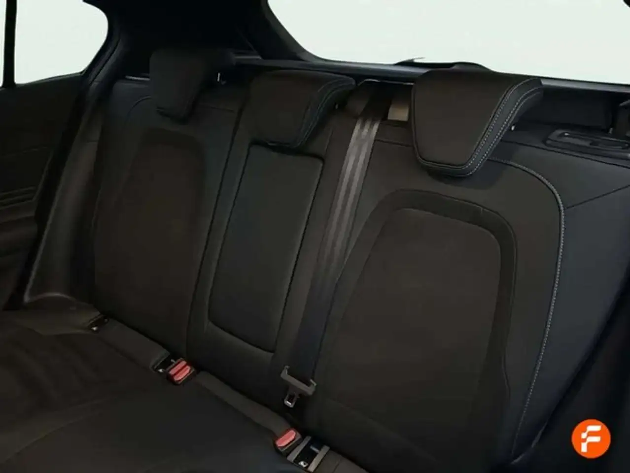 Ford Focus 2.3 Ecoboost ST Edition — Galería del vehículo 27