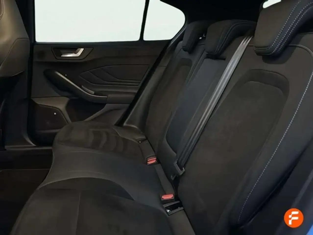 Ford Focus 2.3 Ecoboost ST Edition — Galería del vehículo 26