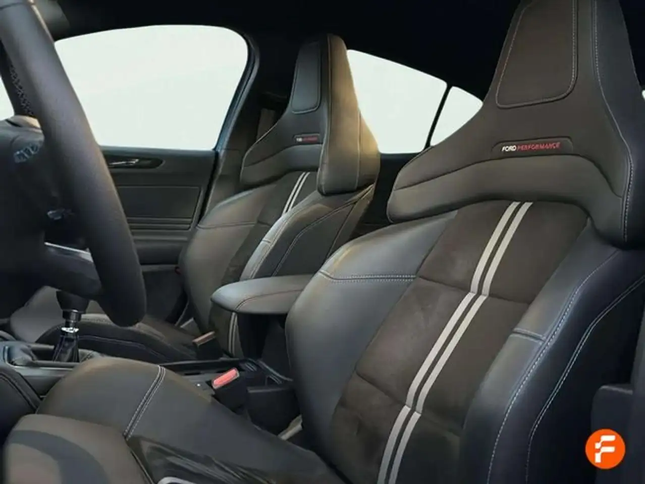 Ford Focus 2.3 Ecoboost ST Edition — Galería del vehículo 23